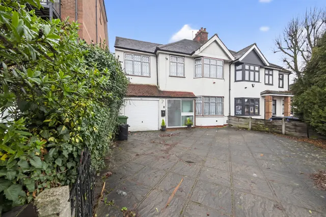 Heath Park Road, Romford, photo 1