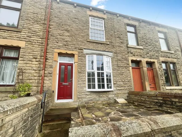 Tredcroft Street, Glossop, Derbyshire, SK13, photo 1