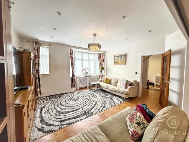 Minterne Avenue, Southall, UB2, photo 2
