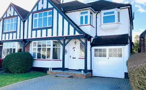 Parkside Drive, Edgware HA8