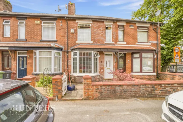 Corona Avenue, Oldham, photo 1
