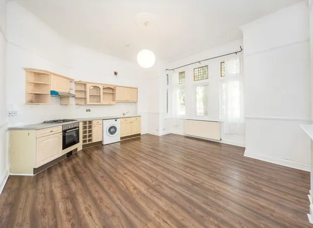 Photo 2 — Mount Nod Road, Streatham, SW16