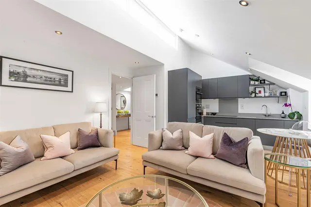 Charles Street, Barnes, SW13, photo 2