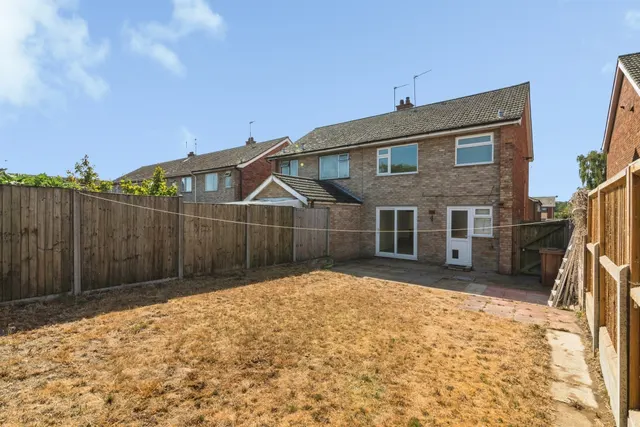 Photo 3 — Garden Close, Bungay