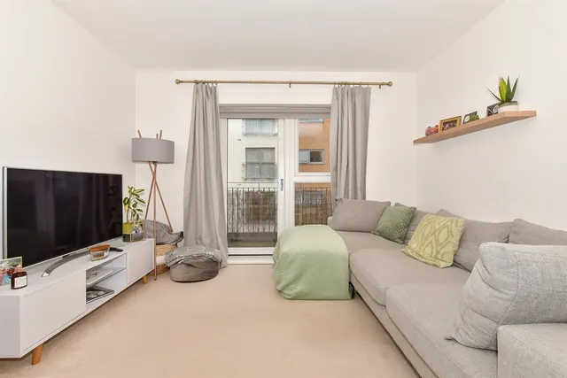 Sovereign Way, Tonbridge, TN9, photo 2