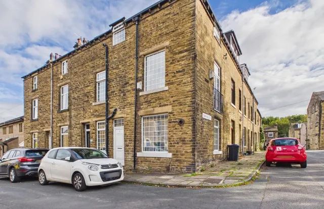 Hollings Street, Bingley, BD16, photo 1