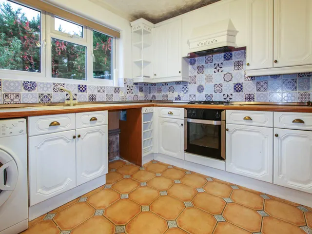 Providence Road, West Drayton, UB7, photo 2