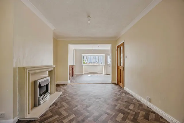 Photo 3 — Godstone Road, PURLEY, Surrey, CR8