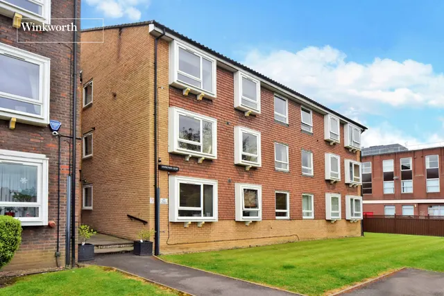 Station Approach, Cheam, Sutton, SM2, photo 1