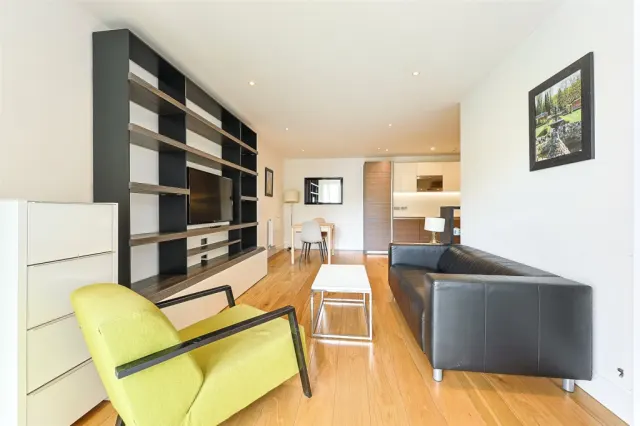 Silverworks Close, Colindale, NW9, photo 2