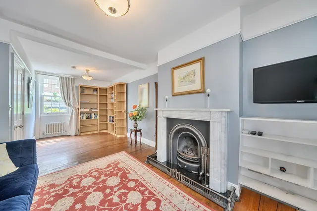 Photo 2 — 14 Maunsel Street, London