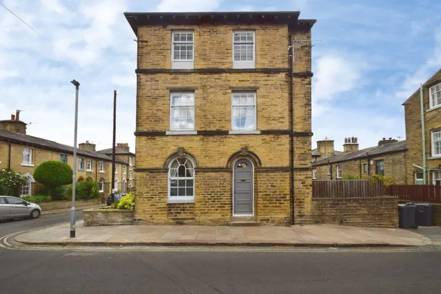 Saltaire, Bradford, West Yorkshire, photo 1