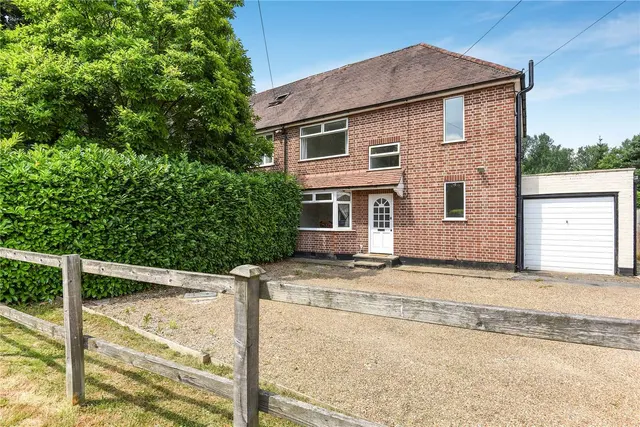 Sandhills Lane, Virginia Water, GU25, photo 1