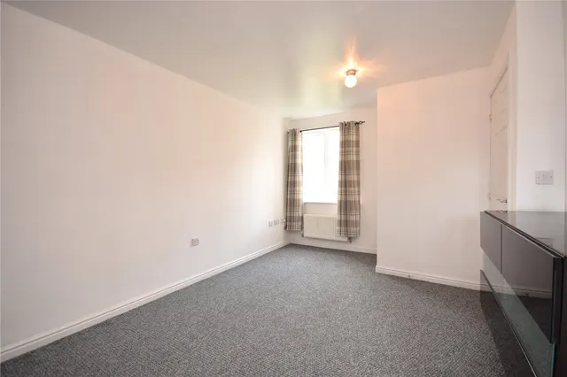Whinmoor Way, Leeds, LS14, photo 2