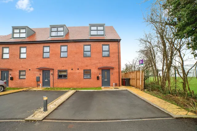 Covert Avenue, Shirland, DE55, photo 1