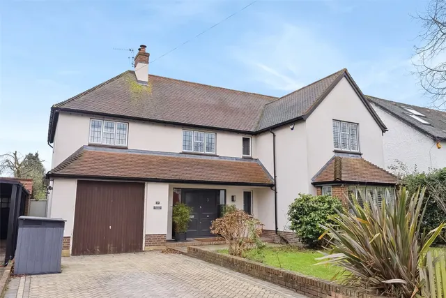 Courtlands Avenue, Hampton, TW12 3NS, photo 1