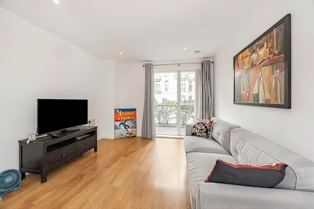 10 Seven Sea Gardens, London, E3 3GW, photo 1
