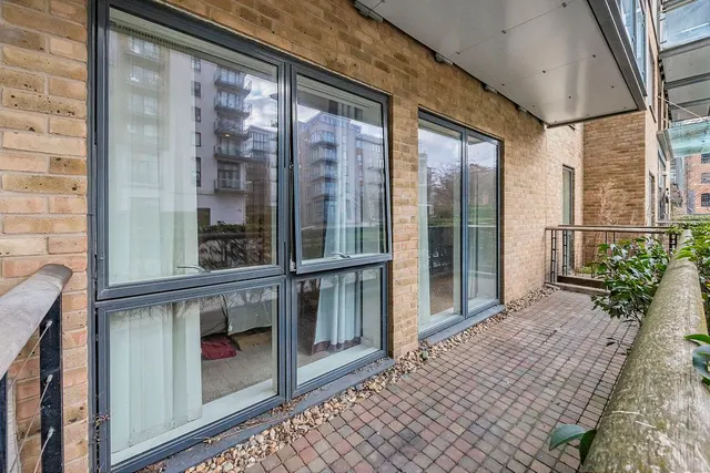 Photo 2 — 10 Seven Sea Gardens, London, E3 3GW
