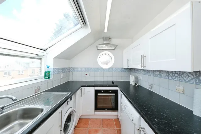 Tonnelier Road, Nottingham, NG7, photo 2