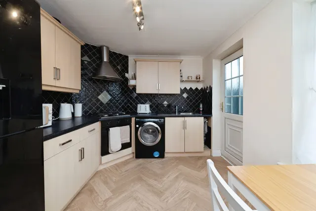 Maplewood Avenue, Hull, photo 1