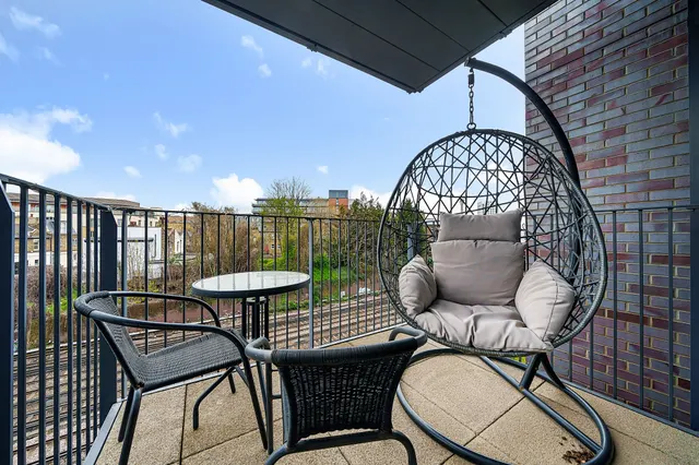 Photo 2 — 4 Hidcote Apartments, 5 Danvers Avenue, London