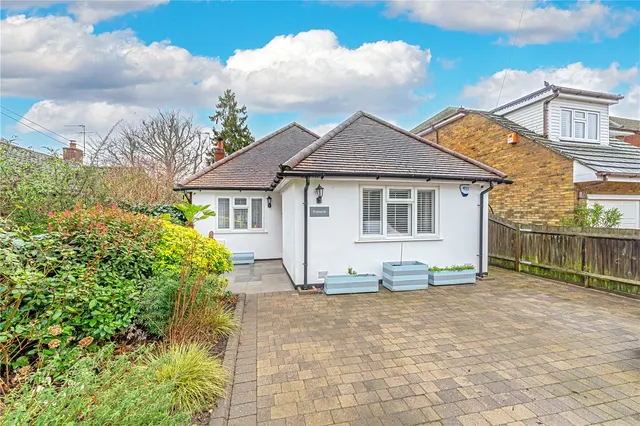 Old Farm Road, Hampton, TW12 3QT, photo 1