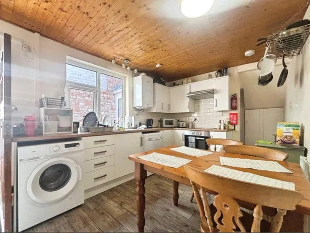 Churton Road, Chester, CH3, photo 3