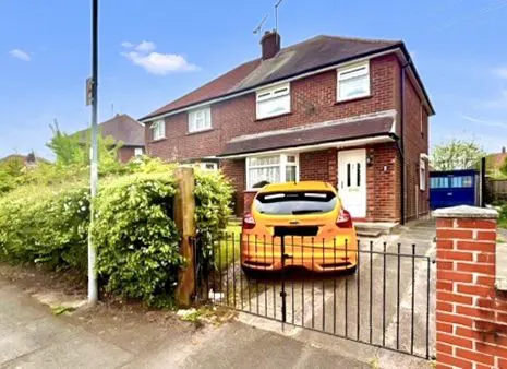 Barthomley Crescent, Crewe, CW2 8Tp, photo 1