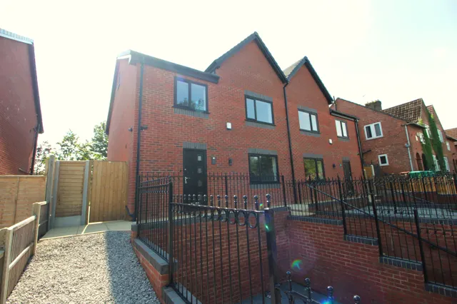 Walker Road, Manchester, M9, photo 1