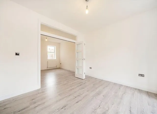 Cromwell Road, Hounslow, TW3, photo 3