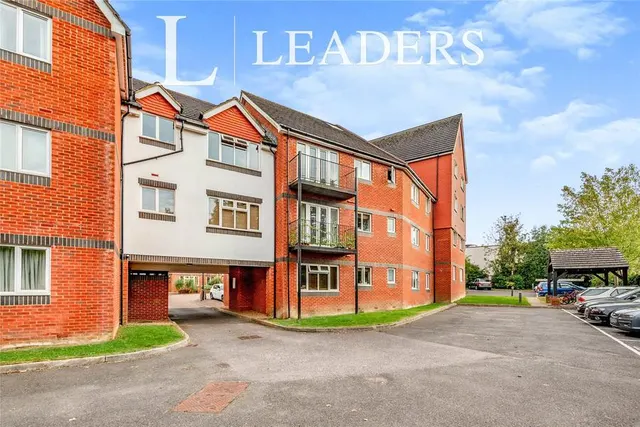 Tower Close, East Grinstead, RH19, photo 1