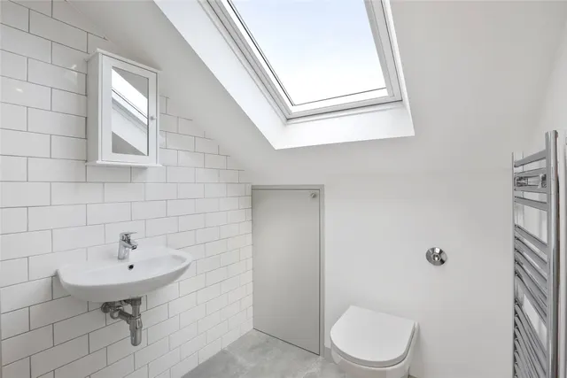 Coverdale Road, London, W12, photo 1