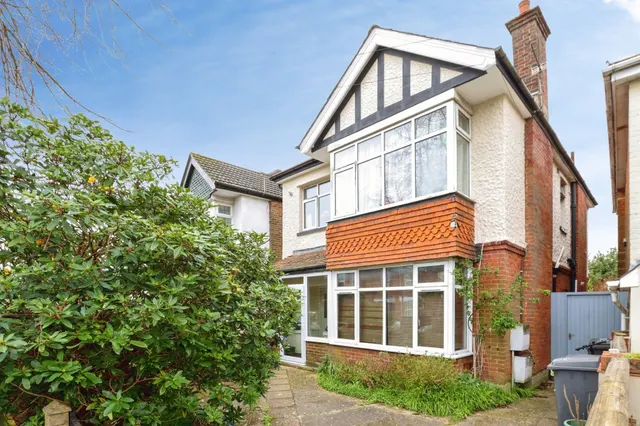 Edgehill Road, Bournemouth, photo 1