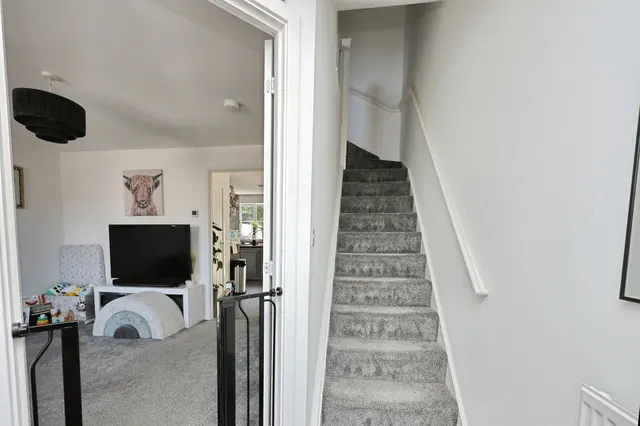 Photo 2 — Caddow Close, Dereham