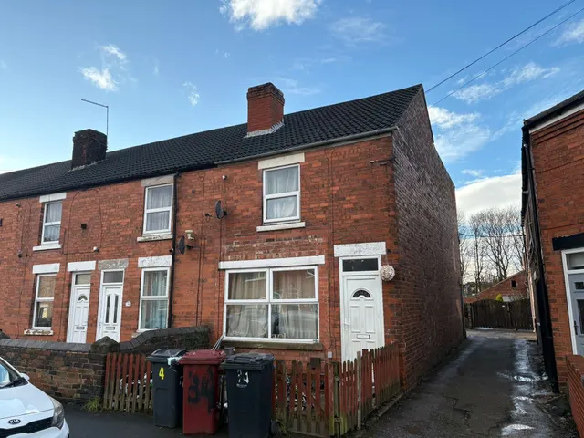 Welbeck Street, Creswell, S80, photo 1