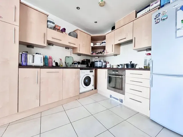 Prince Regent Road, Hounslow, TW3, photo 2