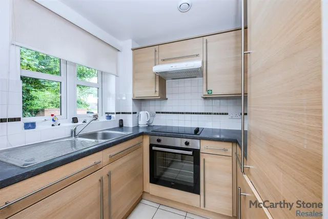 High Street, Epping, CM16, photo 2