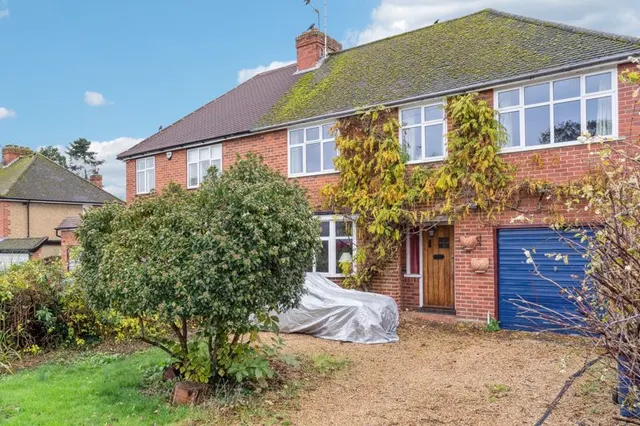 Chalklands, Bourne End SL8 5TH, photo 1