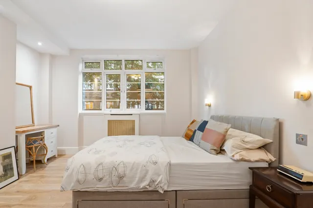 Pembroke Road, London, W8, photo 2
