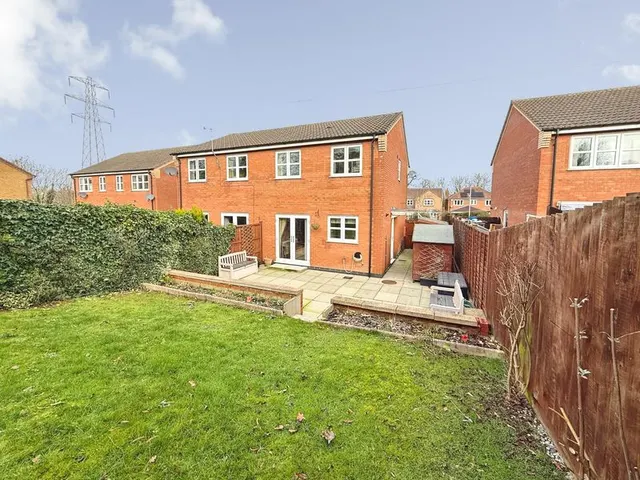 Photo 2 — Ganton Way, Grantham