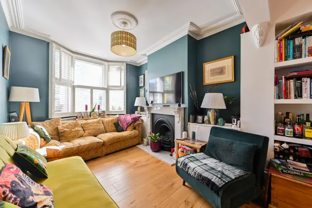 52 Battersea High Street, London, photo 1