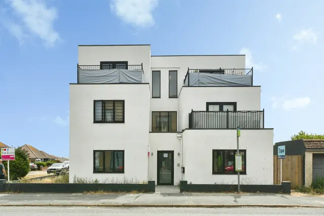 South Coast Road, Peacehaven, photo 1