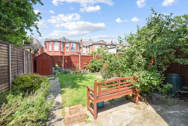 Sylvan Avenue, London, N22, photo 1