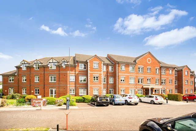 Marvels Lane, London, SE12, photo 1