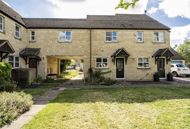 Chichester Place, Brize Norton, OX18 3PD, photo 1