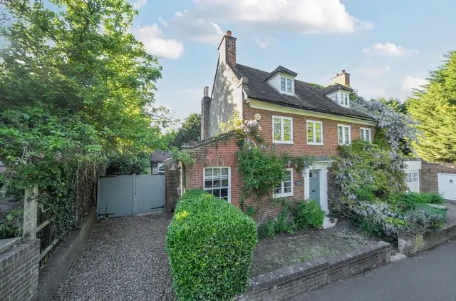 Chislehurst, Kent, photo 1