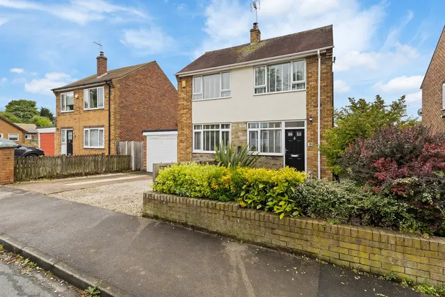 Sotheron Croft, Darrington, Pontefract, WF8 3AS, photo 1