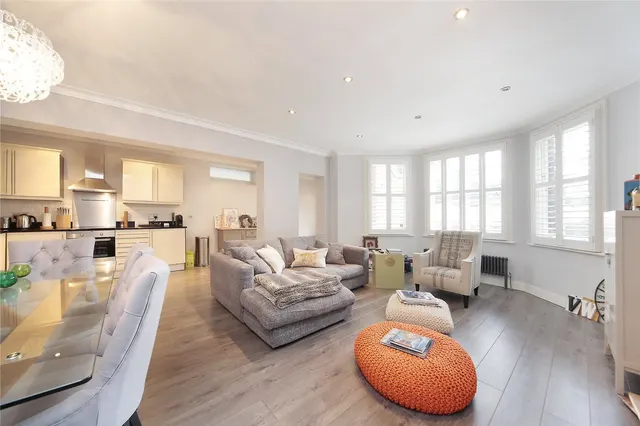 Clapham Common North Side, Clapham, SW4, photo 3