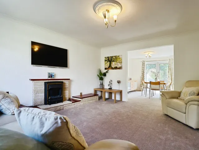 Lynton Close, Sully, CF64, photo 3
