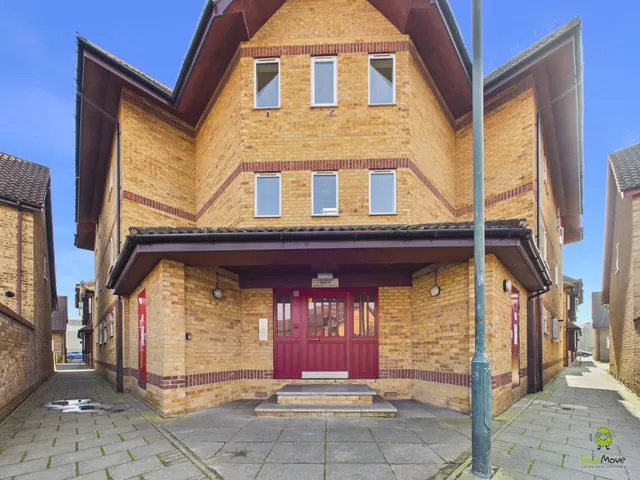 Cook Square, Erith, DA8, photo 1